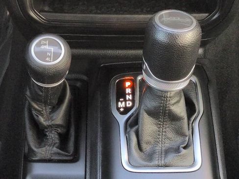Used 2022 Jeep Gladiator Sport AWD/4WD image 19