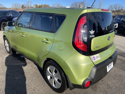 Used 2016 Kia Soul Base image 11