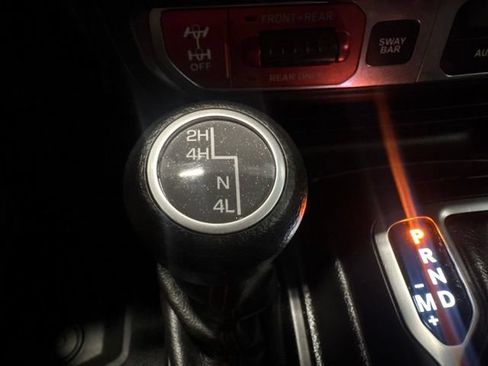 Used 2019 Jeep Wrangler Unlimited Rubicon w/ LED Lighting Group AWD/4WD image 29