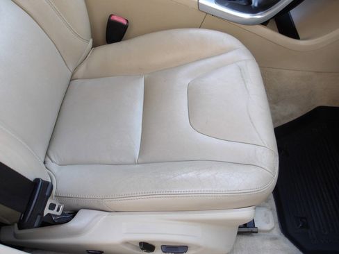 Used 2015 Volvo XC60 T6 w/ Proximity Package AWD/4WD image 23