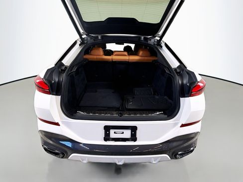 Used 2022 BMW X6 xDrive40i w/ M Sport Package AWD/4WD image 24