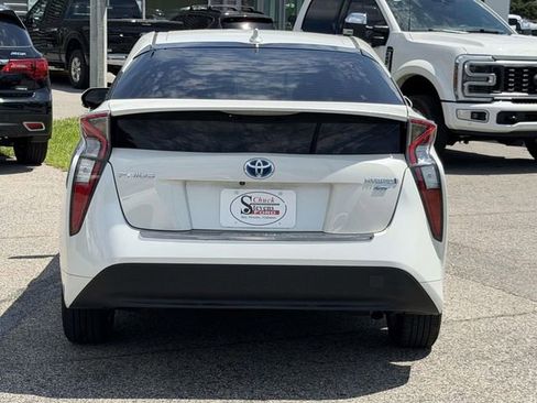 Used 2016 Toyota Prius Four FWD image 4