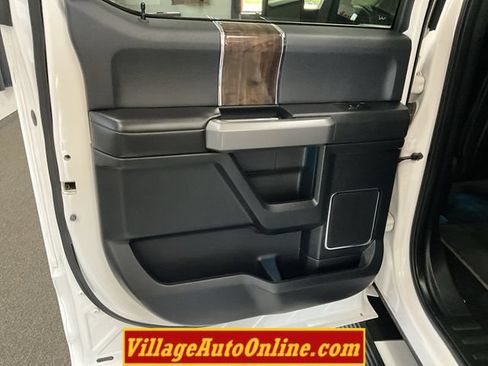 Used 2016 Ford F150 Platinum w/ Equipment Group 701A Luxury AWD/4WD image 26