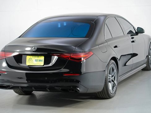 Used 2022 Mercedes-Benz S 500 4MATIC w/ AMG Line Package image 60