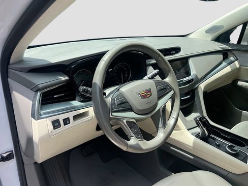 Used 2023 Cadillac XT5 Premium Luxury FWD image 9