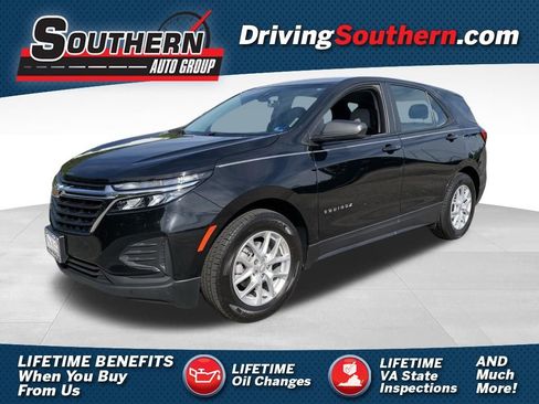 Used 2023 Chevrolet Equinox LS FWD image 1