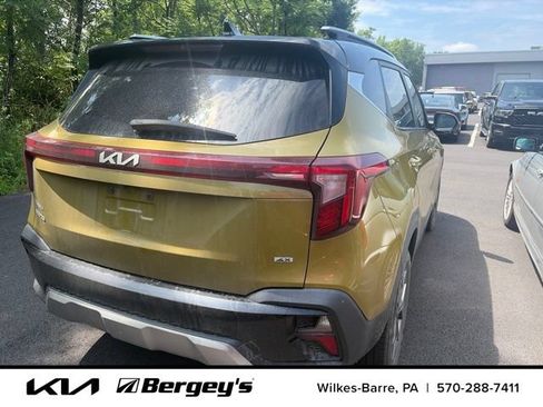 Used 2024 Kia Seltos S AWD/4WD image 5