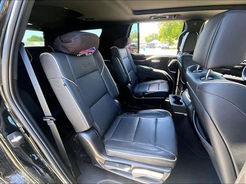 Used 2023 Cadillac Escalade Premium Luxury AWD/4WD image 22