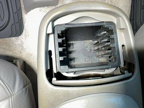 Used 1995 GMC Yukon SLE image 36