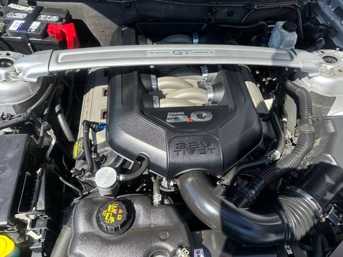 Used 2012 Ford Mustang GT Premium w/ HID Headlamps & Security Pkg RWD image 17