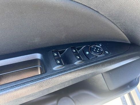 Used 2018 Ford Fusion SE w/ Fusion SE Technology Package FWD image 13