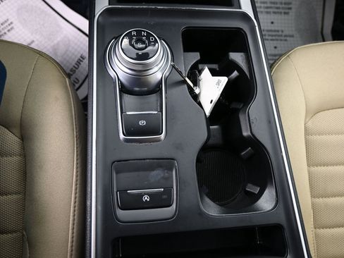 Used 2024 Ford Edge SE image 16