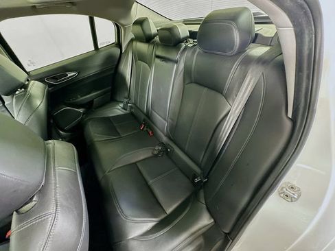 Used 2018 Alfa Romeo Giulia AWD image 30