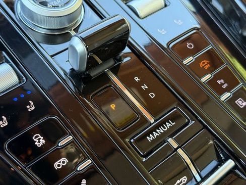 New 2025 Aston Martin DB12 Convertible image 30