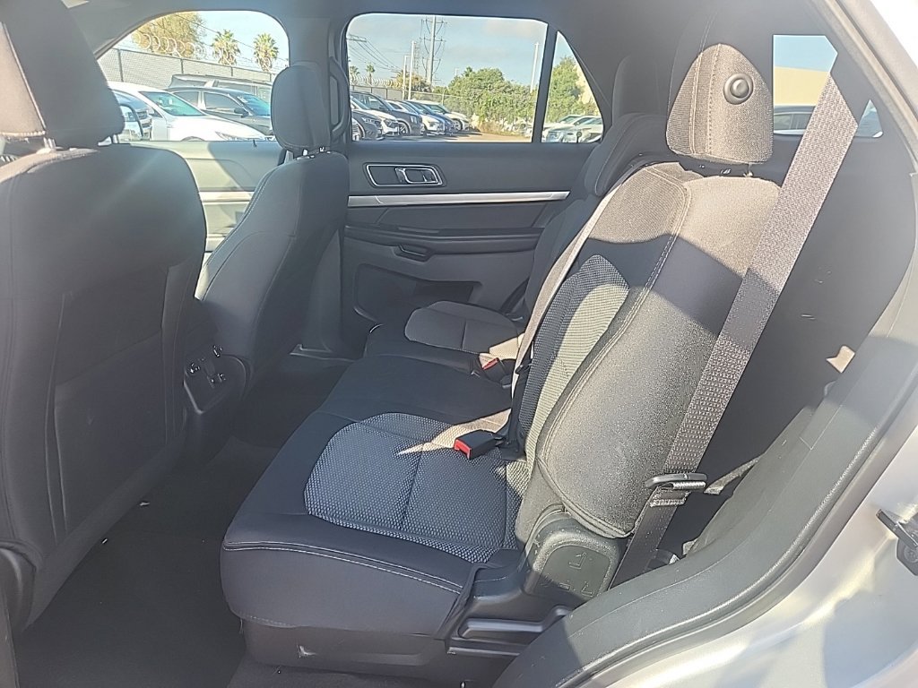 Used 2018 Ford Explorer XLT w/ Equipment Group 201A AWD/4WD image 19