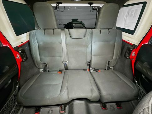 Used 2019 Jeep Wrangler Unlimited Sahara AWD/4WD image 13