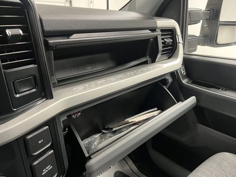 Used 2023 Ford F350 XLT image 39