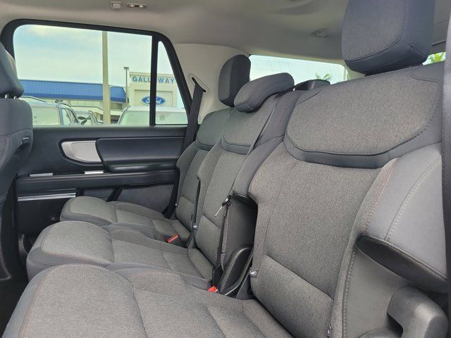 Certified 2025 Ford Expedition Active RWD image 18