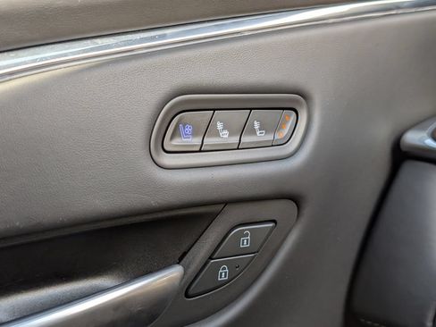 Used 2024 Cadillac Escalade Sport Platinum w/ LPO, Floor Liner Package AWD/4WD image 31