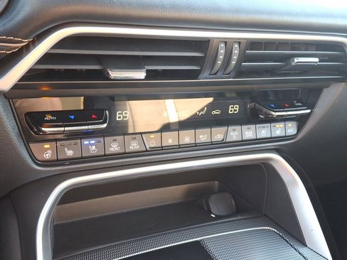 Certified 2025 MAZDA CX-70 3.3 Turbo S w/ Premium Package image 17