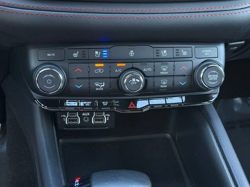 Used 2024 Dodge Durango GT AWD/4WD image 27