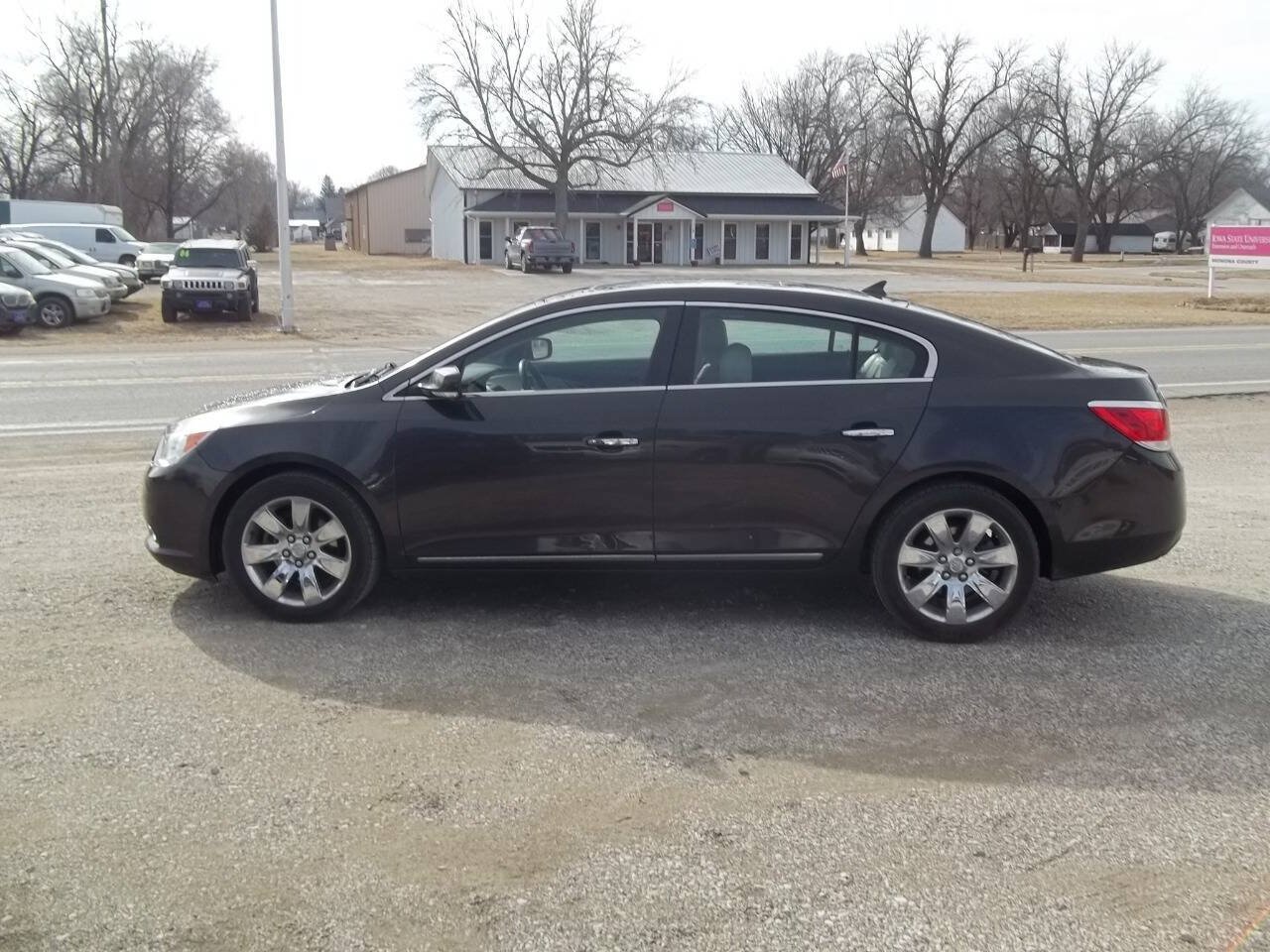 Used 2013 Buick LaCrosse Leather w/ Entertainment Package FWD image 4
