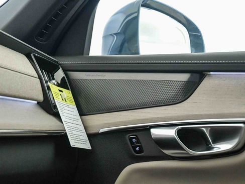 New 2026 Volvo XC90 T8 Plus w/ Protection Package Premier image 28