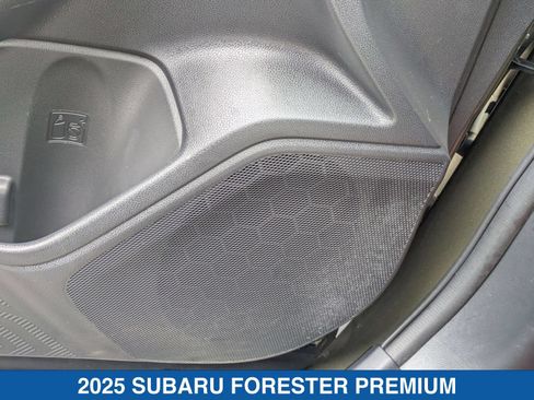 Used 2025 Subaru Forester Premium AWD/4WD image 14
