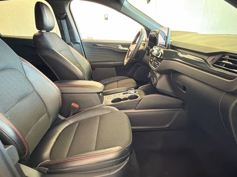 Used 2025 Ford Escape ST-Line AWD/4WD image 24