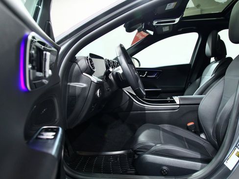 Used 2025 Mercedes-Benz C 300 4MATIC Sedan image 18