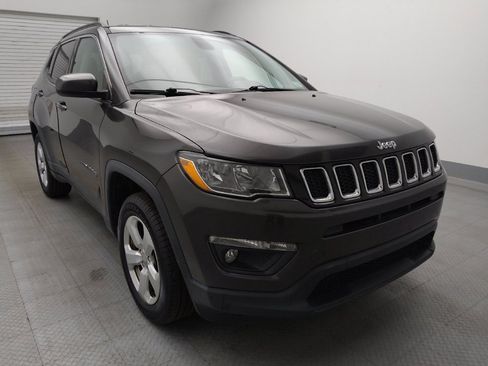 Used 2020 Jeep Compass Latitude w/ Cold Weather Group AWD/4WD image 13