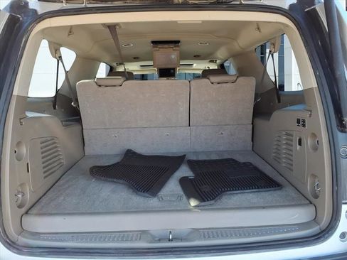 Used 2019 Chevrolet Suburban LT image 5