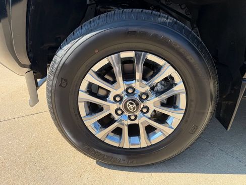 Certified 2025 Toyota Tacoma Limited AWD/4WD image 46