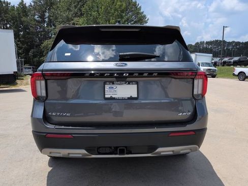 Certified 2025 Ford Explorer Active w/ Active Comfort Package AWD/4WD image 6