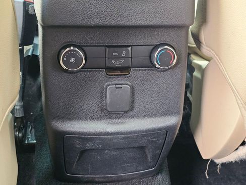Used 2016 Ford Explorer XLT w/ Equipment Group 202A AWD/4WD image 19