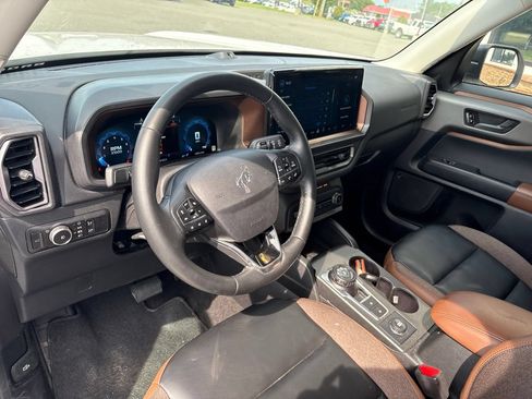 Used 2025 Ford Bronco Sport Outer Banks w/ Outer Banks Tech Package+ AWD/4WD image 4