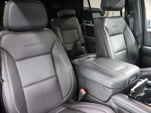 Used 2025 GMC Yukon Denali AWD/4WD image 27