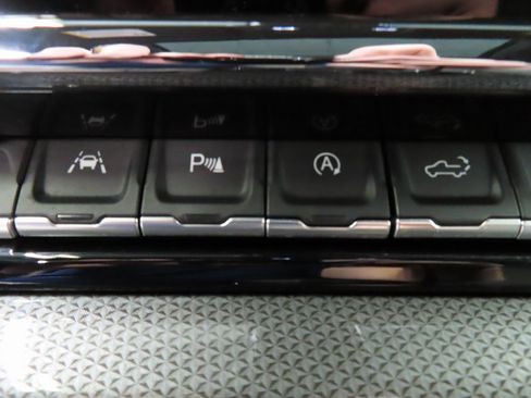 Used 2025 Chevrolet Silverado 1500 ZR2 w/ Technology Package image 67