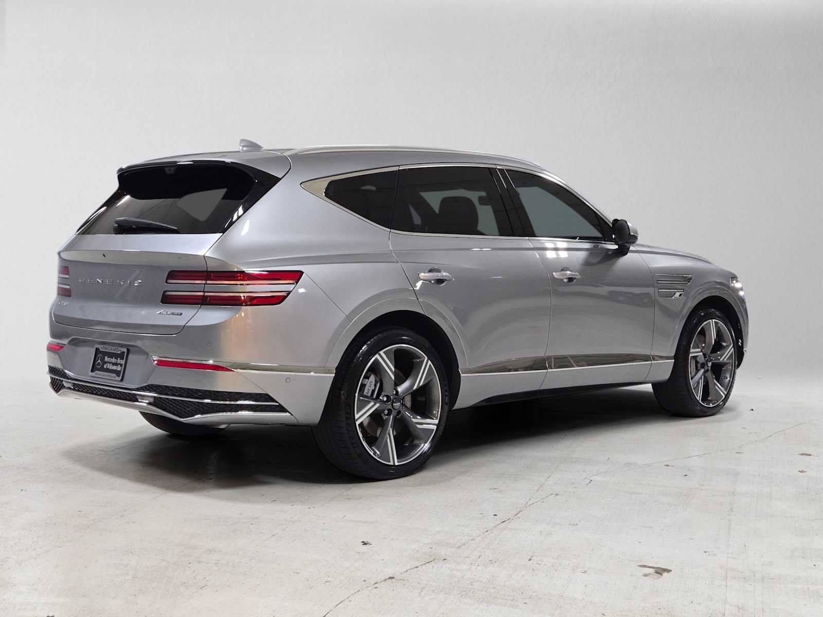 Used 2025 Genesis GV80 3.5T Prestige AWD/4WD image 3