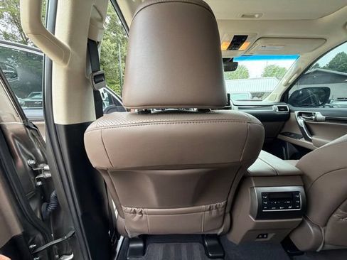Used 2023 Lexus GX 460 Luxury w/ Accessory Package AWD/4WD image 77