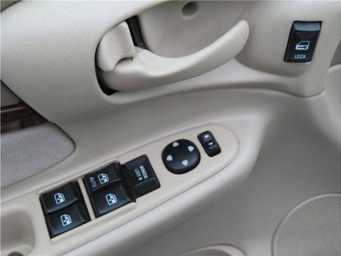 Used 2004 Chevrolet Impala w/ Preferred Equipment Group image 9