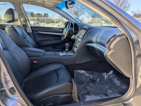 Used 2012 INFINITI G37 X AWD w/ Premium Pkg image 28