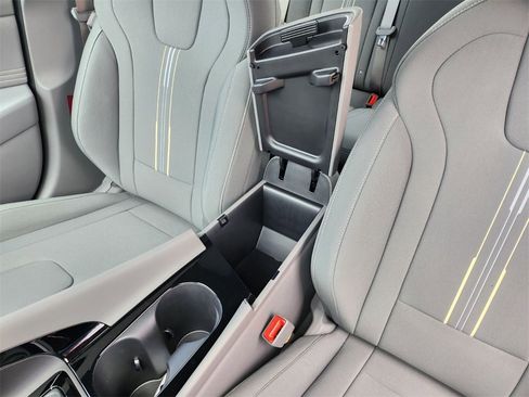 New 2025 Hyundai Elantra SEL image 26