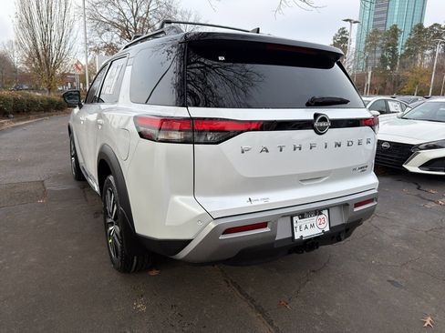New 2025 Nissan Pathfinder Platinum w/ Cargo Package image 5
