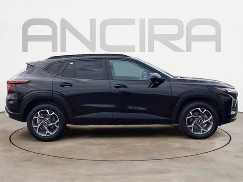 Used 2025 Chevrolet Trax LT image 15