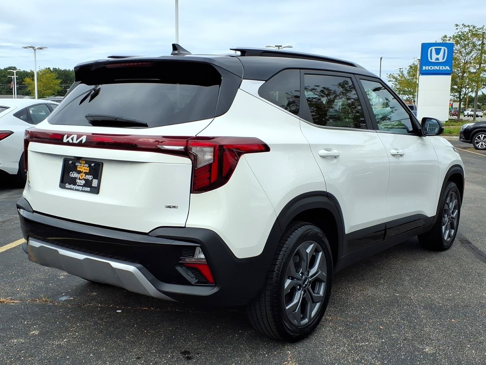 Used 2024 Kia Seltos S AWD/4WD image 11