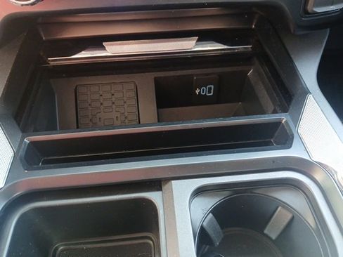 Used 2023 Ford F250 Lariat w/ Black Appearance Package image 62