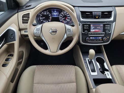 Used 2016 Nissan Altima 2.5 SV FWD image 22