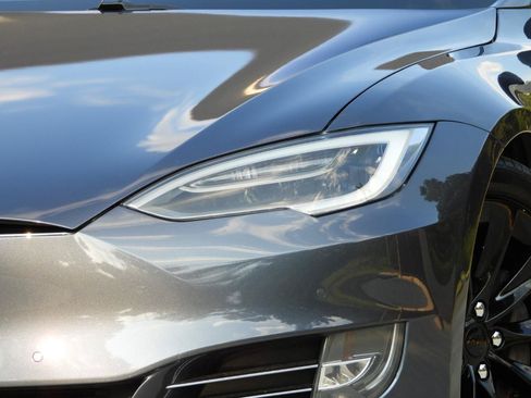Used 2017 Tesla Model S 75D AWD/4WD image 4