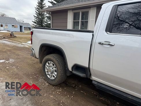 Used 2024 Chevrolet Silverado 2500 LTZ w/ LTZ Convenience Package image 6